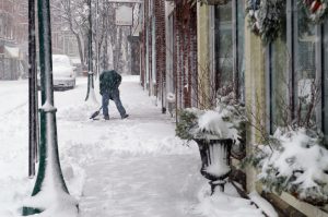 Read more about the article How To Hire A Professional Snow-Removal Service